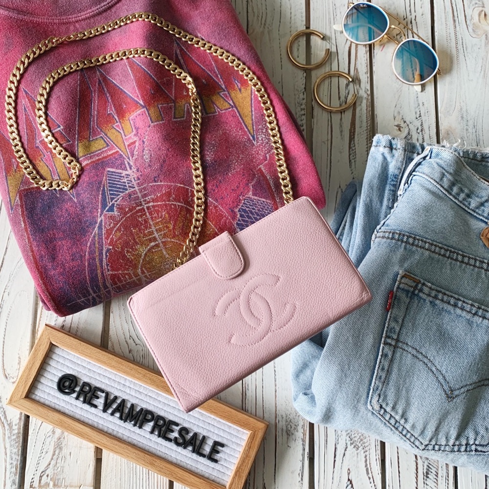 CHANEL TIMELESS CC BABY PINK CAVIAR SNAP WALLET ON CHAIN
